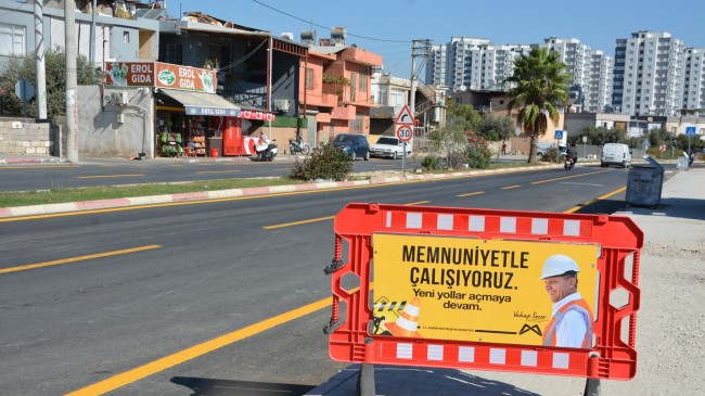BÜYÜKŞEHİR BELEDİYESİ’NDEN TARSUS’TA İBN-İ SİNA VE HÜRRİYET CADDELERİ ÜZERİNDE YOL YENİLEME ÇALIŞMASI