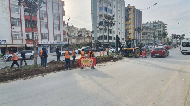 Büyükşehir Belediyesi’nden Tarsus Langen Bulvarı’nda Yol Genişletme Çalışması