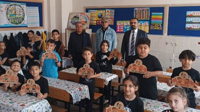 Atatürkçü Düşünce Derneği Tarsus Şubesi’nden 23 Nisan Etkinliği