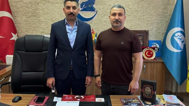 MHP’li Meclis Üyesi Mehmet İnak, Tarsus Ülkü Ocakları’nı Ziyaret Etti