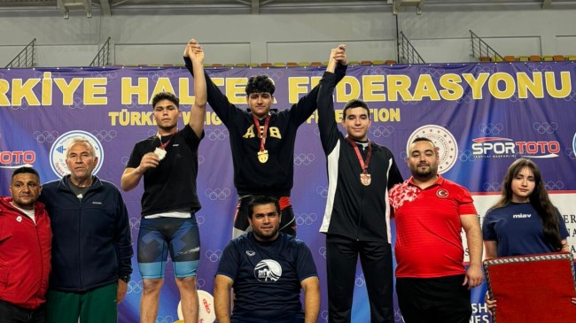 Tarsuslu Halterci Salih Gökçel Türkiye Üçüncüsü Oldu