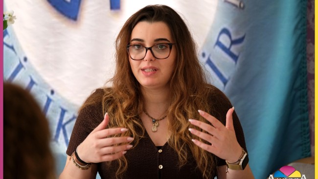 Kilikya Nehir Derneği Tarsus Kadın Komisyonu Tarsus’ta “Korku Bulutlarını Dağıtmak, Okulda Güneşli Günlere Dönüş Konferansı” gerçekleştirdi