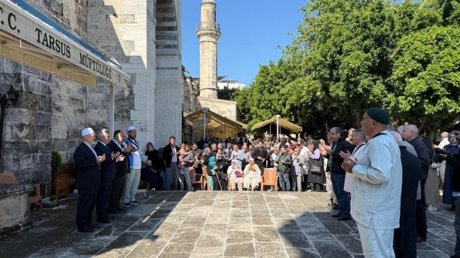 Tarsus’ta Hacı Adayları Dualarla Uğurlandı