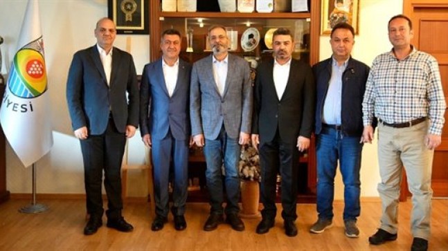 Tarsus Ticaret Borsası Başkanı Ali Seçer ve Yönetim Kurulu Üyeleri,Belediye Başkanı Haluk Bozdoğan’ı Ziyaret Etti