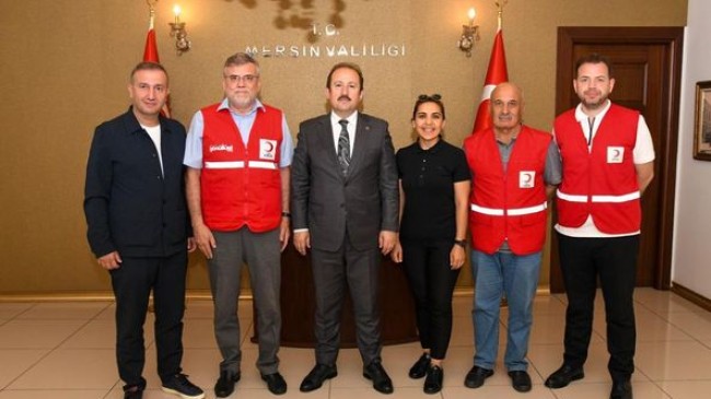 VALİ ALİ HAMZA PEHLİVAN KIZILAY MERSİN ŞUBESİ HEYETİNİ KABUL ETTİ