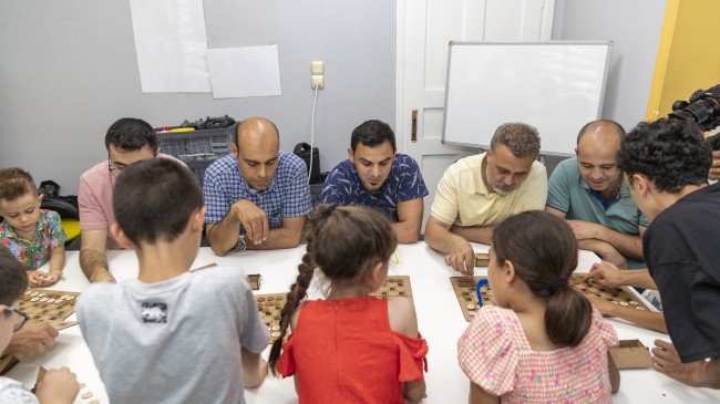 Büyükşehir Tarsus Kadın Ve Çocuk Bilim Teknoloji Atölyesi’nde “Babalar Günü” Etkinliği