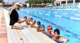 Mersin Büyükşehir’in Yüzme Kursu Kayıtları Başladı
