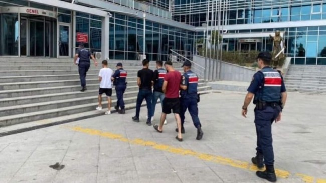 Tarsus Jandarma Ekipleri 3 Kişiyi Hırsızlık Suçundan Tutukladı