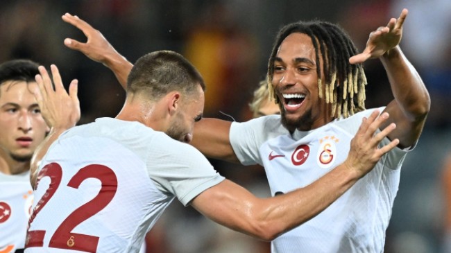 Galatasaray İki Golle Kazandı