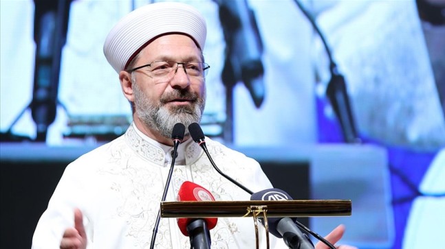 Diyanet İşleri Başkanı Erbaş: ” Ahlaklı gençlerden mahrum kalan toplumlar umudunu yitirirler. Ama biz umutluyuz “