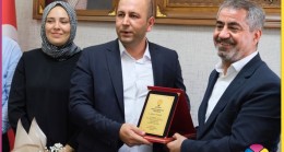 Ak Parti Tarsus İlçe Başkanlığı’nda Başkanlık Devir Teslim Töreni Gerçekleşti