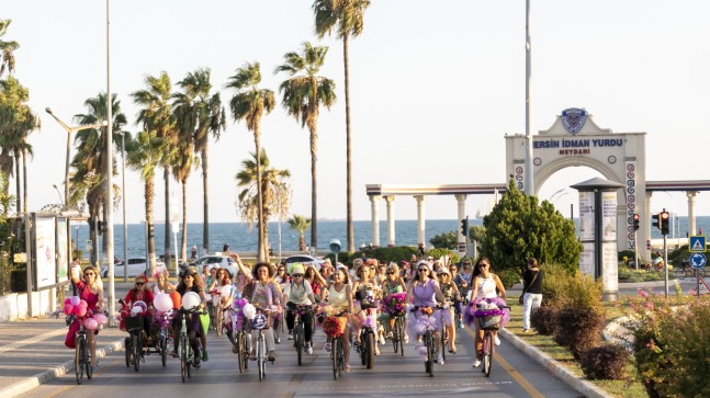 Süslü Kadınlar, Bisiklet Farkındalığı İçin Pedal Çevirdi