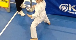 TEBRİKLER “KUMSAL ÇAVDAR” 9 Yaşındaki Tarsuslu “Kumsal Çavdar” Karate Branşında Mersin İl Şampiyonu Oldu.