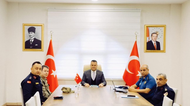 Tarsus İlçe Asayiş ve Güvenlik Toplantısı, Kaymakam Kadir Sertel OTCU Başkanlığında Gerçekleştirildi