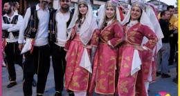 TARSUS FESTİVALİ ŞAHMERAN YILI KORTEJ YÜRÜYÜŞÜ RENKLİ GÖSTERİLERE SAHNE OLDU