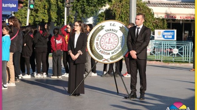 24 Kasım Öğretmenler Günü’nde Tarsus Cumhuriyet Meydanı’nda Atatürk Anıtı’na Çelenk Sunma Töreni Düzenlendi