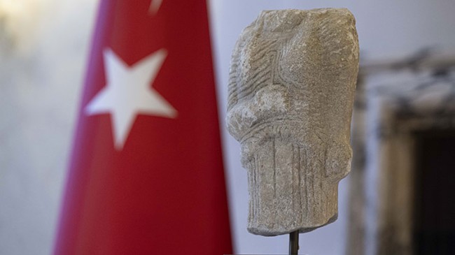Türkiye’den İngiltere’ye Kaçırılan Milattan Önce 6. Yüzyıla Ait Heykel Yurda Dönüyor