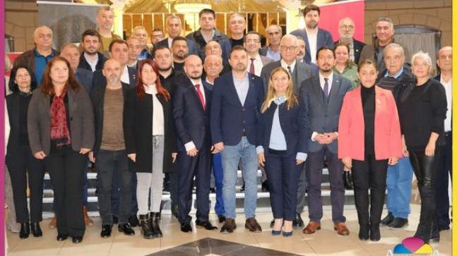 “Selami Canatan, CHP Tarsus’u Bir Araya Getirdi: Akşam Yemeğinde Buluşma”