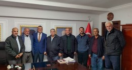 Mustafa Naci Güllü ve Beraberindeki Muhtarlar, MHP Tarsus İlçe Başkanı Fatih Yıldırım’ı Ziyaret Etti
