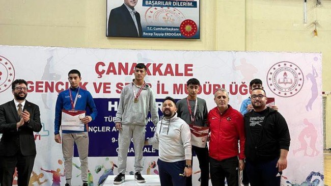 Çanakkale’de Düzenlenen Türkiye Halter Şampiyonasında Tarsuslu Halit Ayvar’dan Büyük Başarı