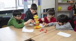 Büyükşehir’in ‘Hello Mersin’ Kulübü İle Çocuklar, İngilizce Öğrenmenin Tadını Çıkartıyor
