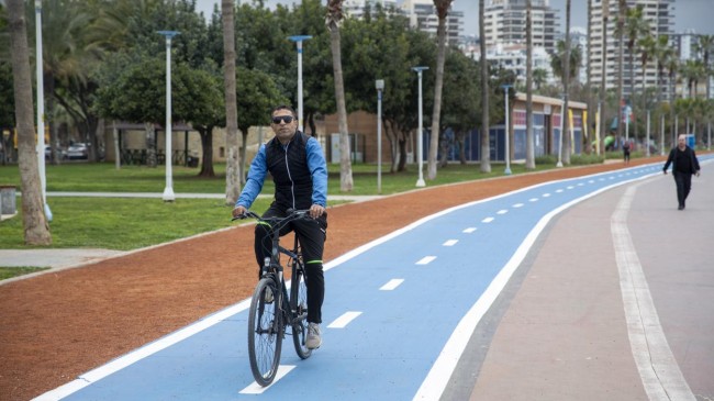 Mersin Büyükşehir Belediyesi Bisiklet ve Koşu Yollarını Yeniledi