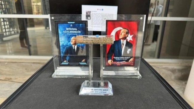 Uzaya Gönderilen İlk Atatürk Fotoğrafı Adana’da Sergileniyor
