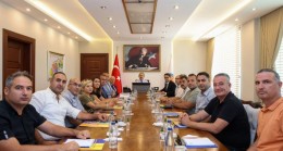 VALİ ALİ HAMZA PEHLİVAN, KAMU YATIRIMLARININ KONTROL HİZMETİNİ YÜRÜTEN MİMAR VE MÜHENDİSLER İLE DEĞERLENDİRME TOPLANTISI GERÇEKLEŞTİRDİ