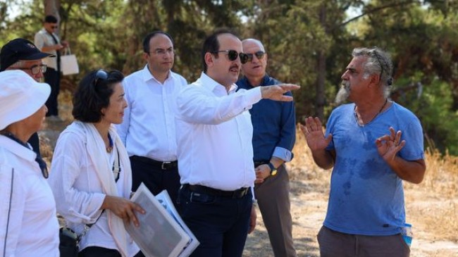 ALİ HAMZA PEHLİVAN, YUMUKTEPE HÖYÜĞÜ’NÜ ZİYARET ETTİ, İNCELEMELERDE BULUNDU