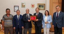 VALİ ALİ HAMZA PEHLİVAN, KIBRIS GAZİSİ FİKRİ KALKAN VE AİLESİNİ ZİYARET ETTİ