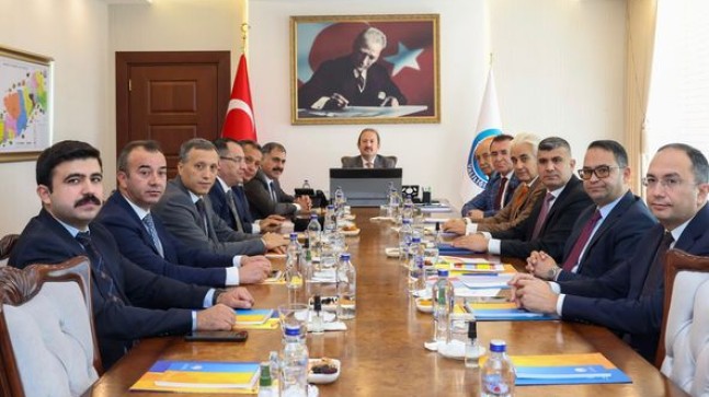 VALİ ALİ HAMZA PEHLİVAN BAŞKANLIĞINDA KOORDİNASYON TOPLANTILARI GERÇEKLEŞTİRİLDİ