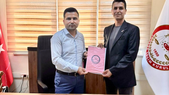 Zafer Partisi Tarsus İlçe Başkanı Mete Can Süren Mazbatasını Aldı