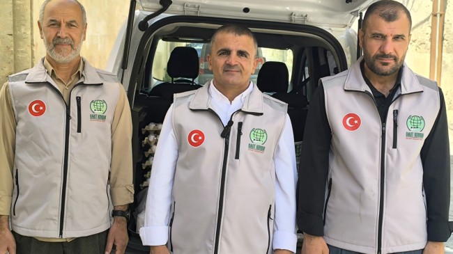 Tarsus Umut Kervanı’ndan İhtiyaç Sahiplerine Kırmızı Et ve Kahvaltılık Yardımı