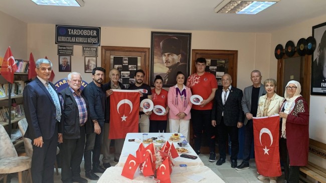 Burhanettin Kocamaz, TARDOBDER’de Dünya Şampiyonlarıyla Bir Araya Geldi